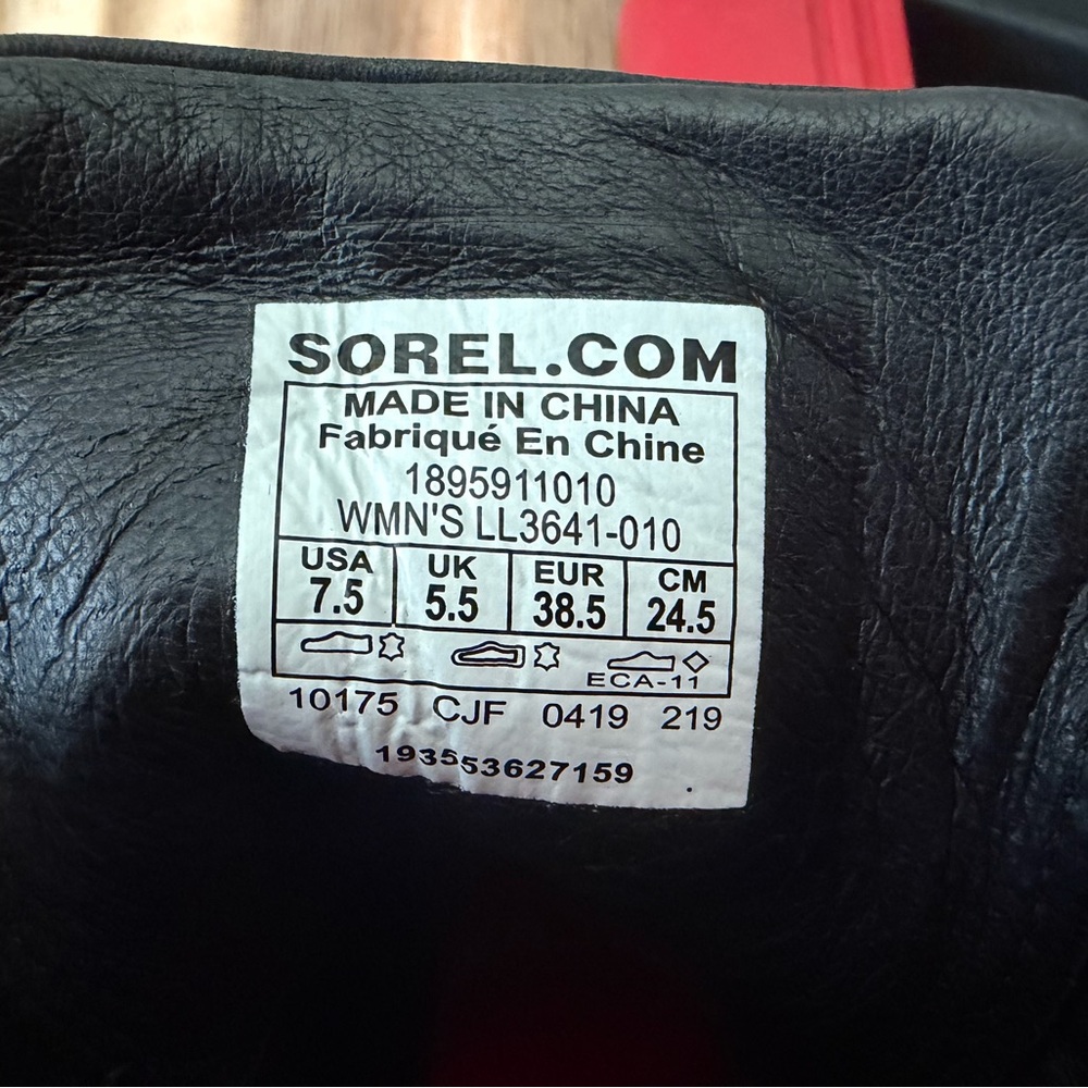 Sorel Black and Red Lace Up Women's Boots - Picture 6 of 6
